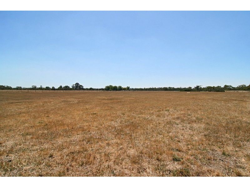 109 Tyabb Tooradin Rd, Somerville VIC 3912