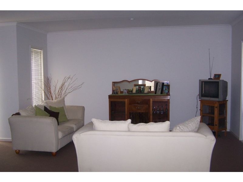 10/28-32 Ruby-Joy Drive, Somerville VIC 3912
