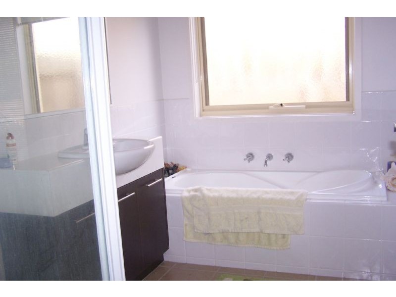10/28-32 Ruby-Joy Drive, Somerville VIC 3912