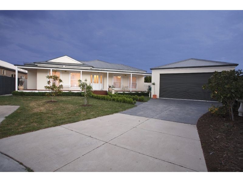 4 Stefan Court, Somerville VIC 3912