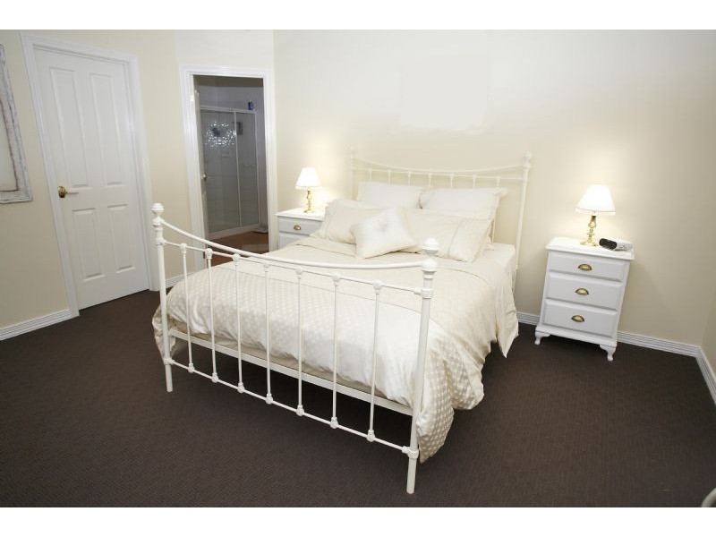 4 Stefan Court, Somerville VIC 3912