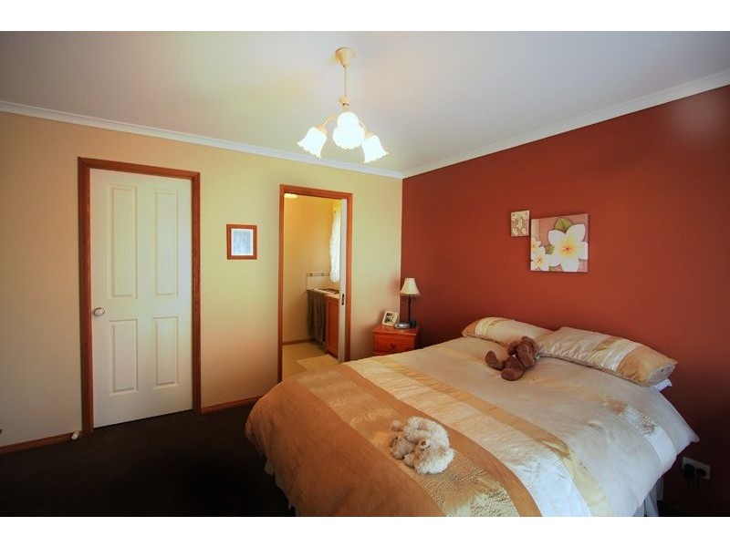 11 One Chain Road, Somerville VIC 3912