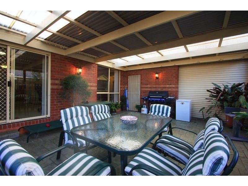 11 One Chain Road, Somerville VIC 3912