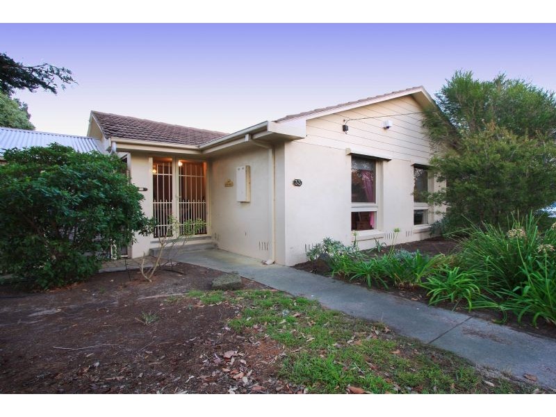 33 Pembroke Drive, Somerville VIC 3912