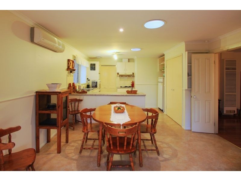 33 Pembroke Drive, Somerville VIC 3912