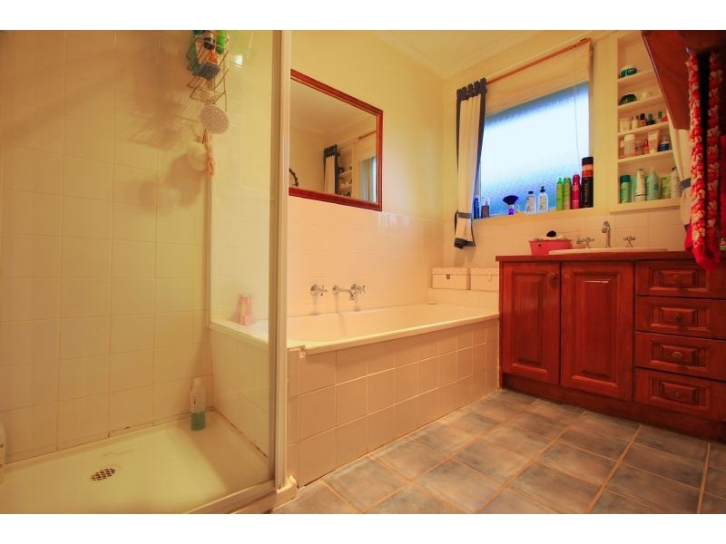 33 Pembroke Drive, Somerville VIC 3912