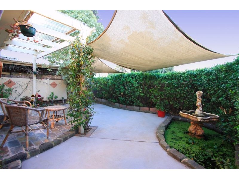 33 Pembroke Drive, Somerville VIC 3912