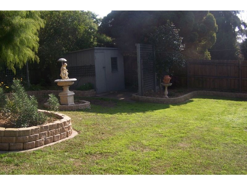 12 Montrose Avenue, Somerville VIC 3912