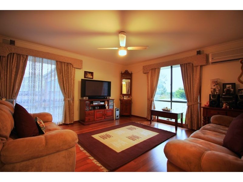 100 Clarendon Drive, Somerville VIC 3912