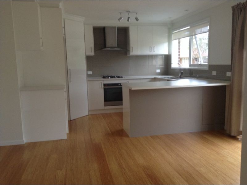 4/32 Clarendon Drive, Somerville VIC 3912