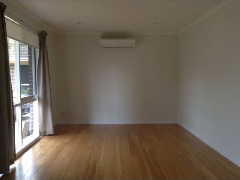 4/32 Clarendon Drive, Somerville VIC 3912