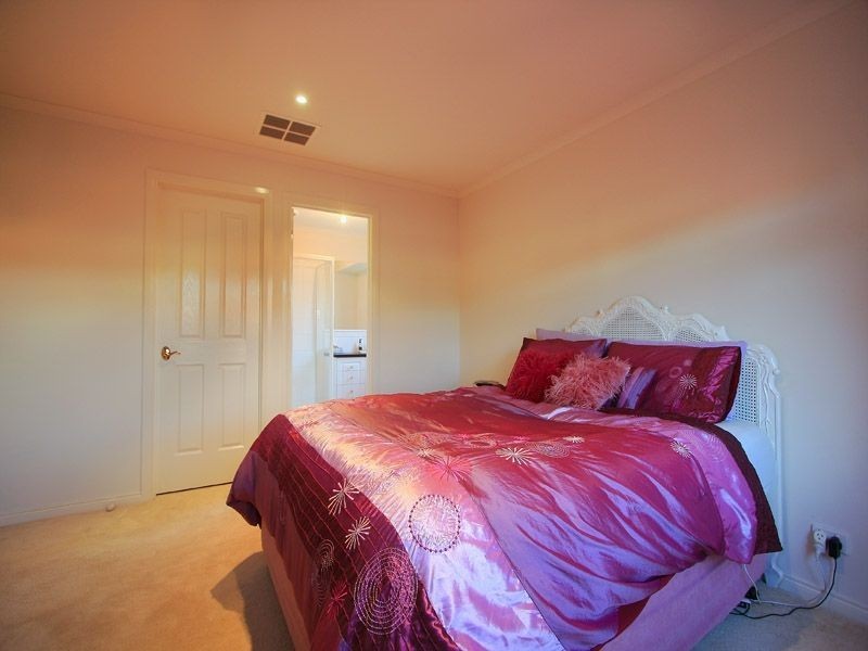 4 Dominic Mews, Somerville VIC 3912