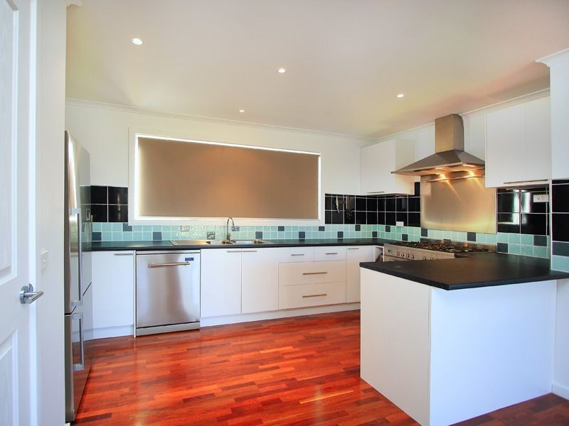 9 Vanessa Court, Somerville VIC 3912