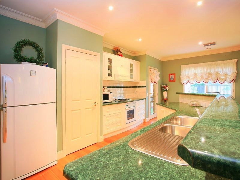 4 Eliza Place, Somerville VIC 3912