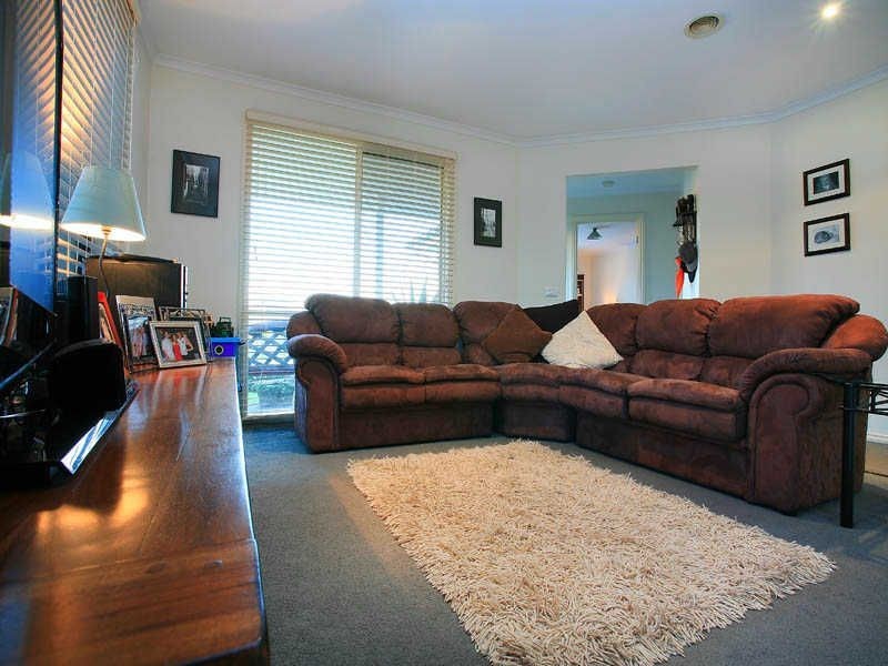 143 Clarendon Drive, Somerville VIC 3912