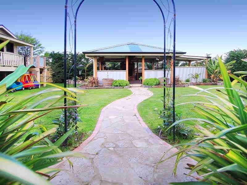 143 Clarendon Drive, Somerville VIC 3912