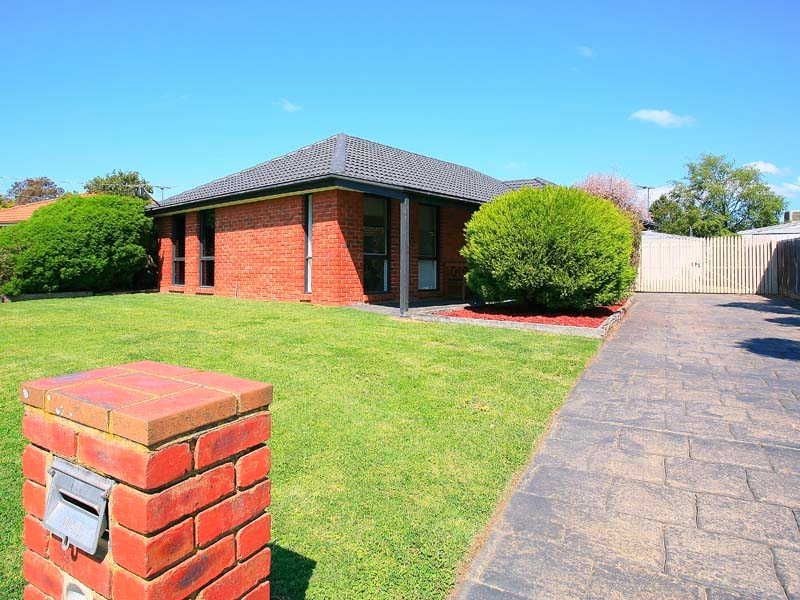 111  Eramosa Road East, Somerville VIC 3912