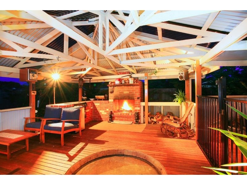 143 Clarendon Drive, Somerville VIC 3912