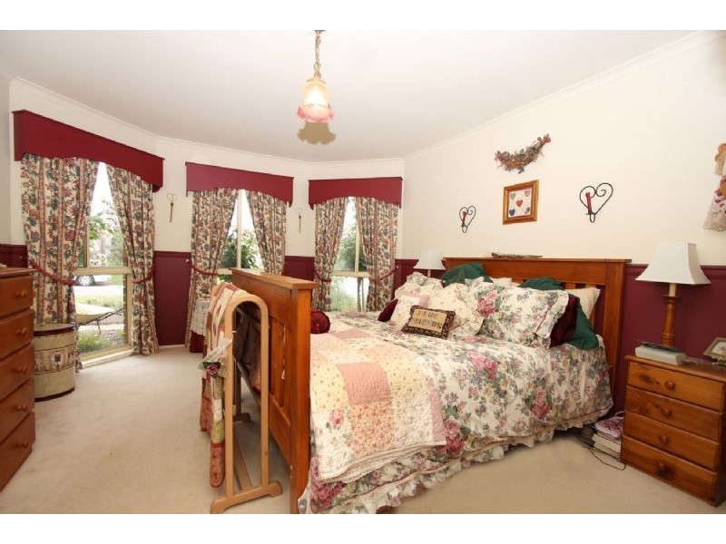 12 Ninalee Way, Somerville VIC 3912