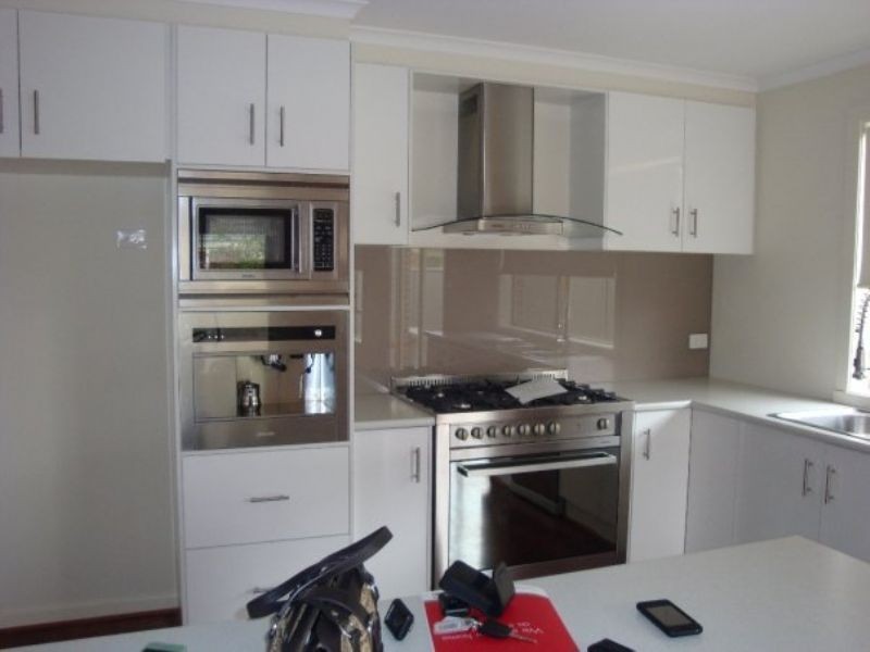 18 Tyndall Street, Cranbourne VIC 3977