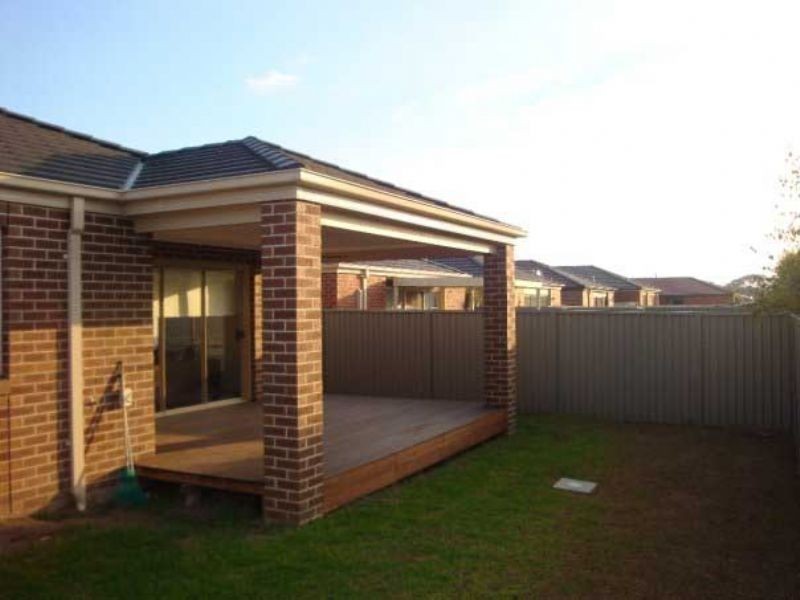 18 Tyndall Street, Cranbourne VIC 3977