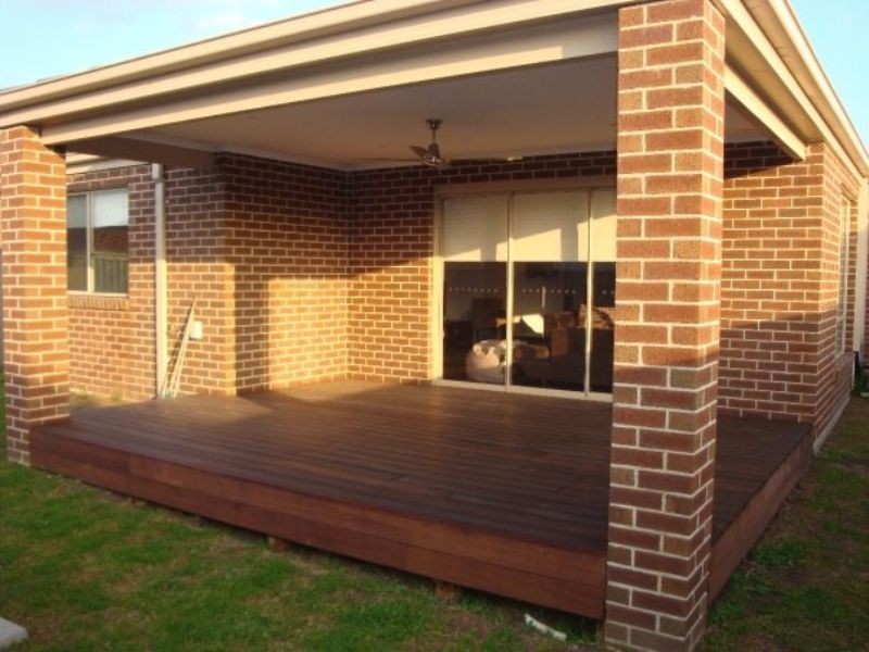 18 Tyndall Street, Cranbourne VIC 3977