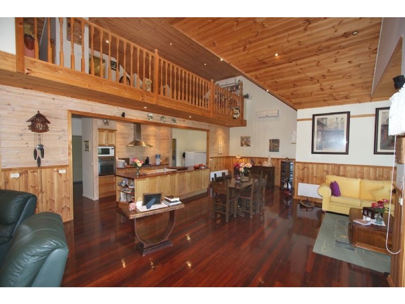 144 Eramosa Road West, Somerville VIC 3912