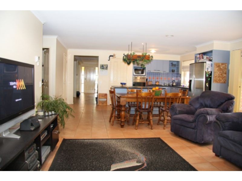 2 Blackwattle Place, Somerville VIC 3912