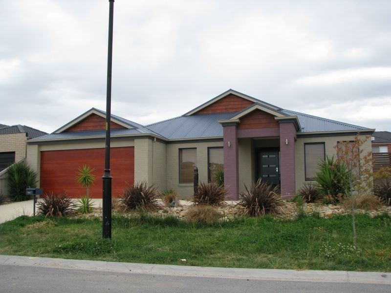 4 Faldo Place, Cranbourne North VIC 3977