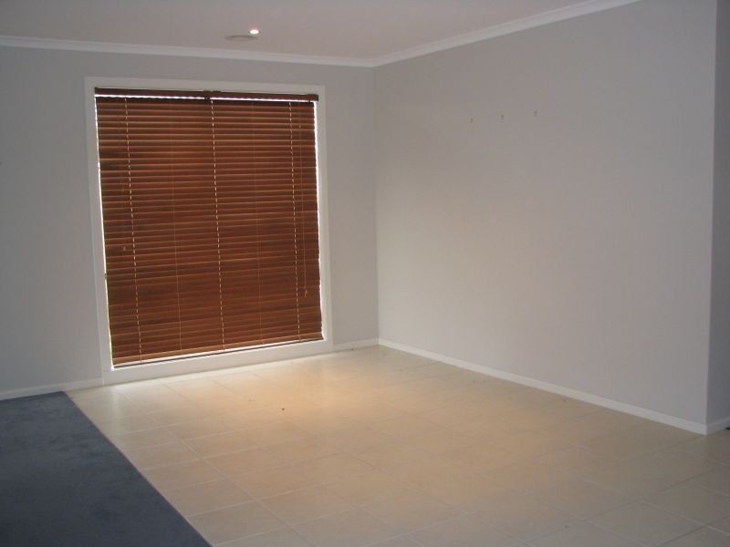 4 Faldo Place, Cranbourne North VIC 3977
