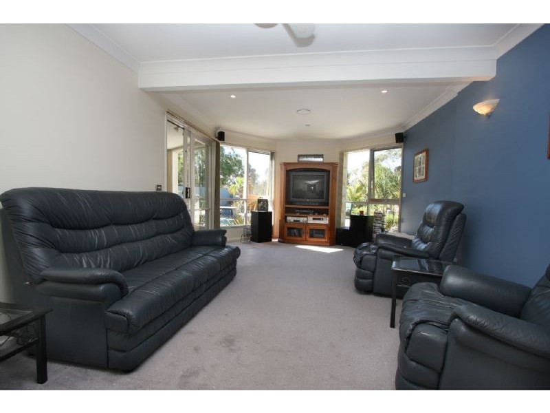 1 David Close, Somerville VIC 3912