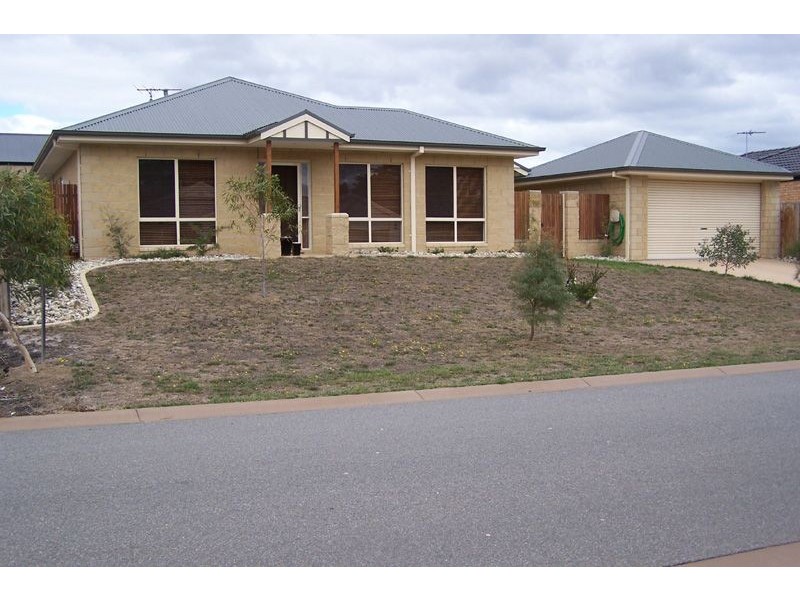 11 Petalnina Close, Somerville VIC 3912