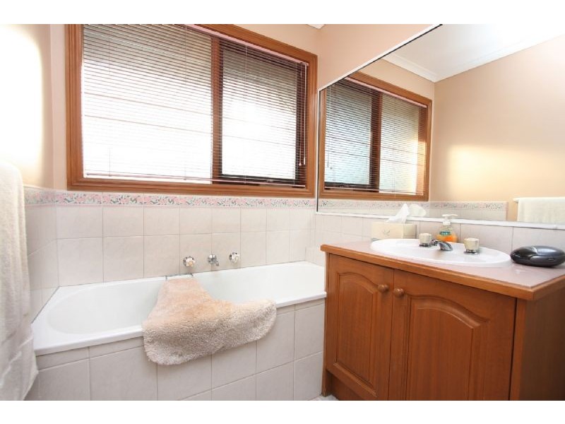 32 Wiltshire Drive, Somerville VIC 3912