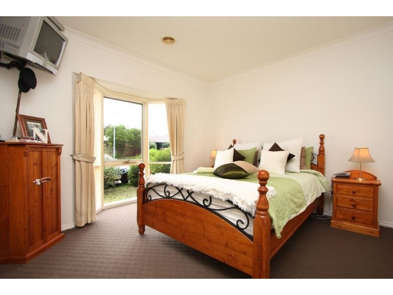 2 Moonah Way, Mount Martha VIC 3934