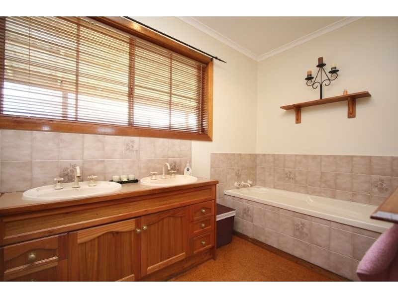 8 Monica Court, Pearcedale VIC 3912