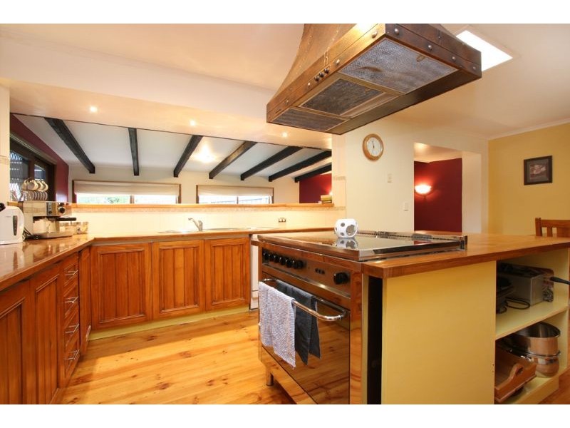 11 Durham Crt, Somerville VIC 3912