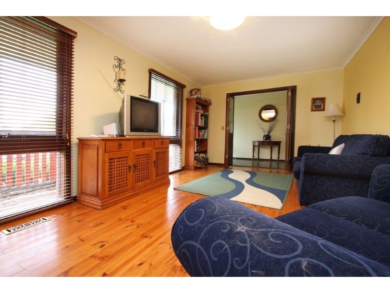 11 Durham Crt, Somerville VIC 3912