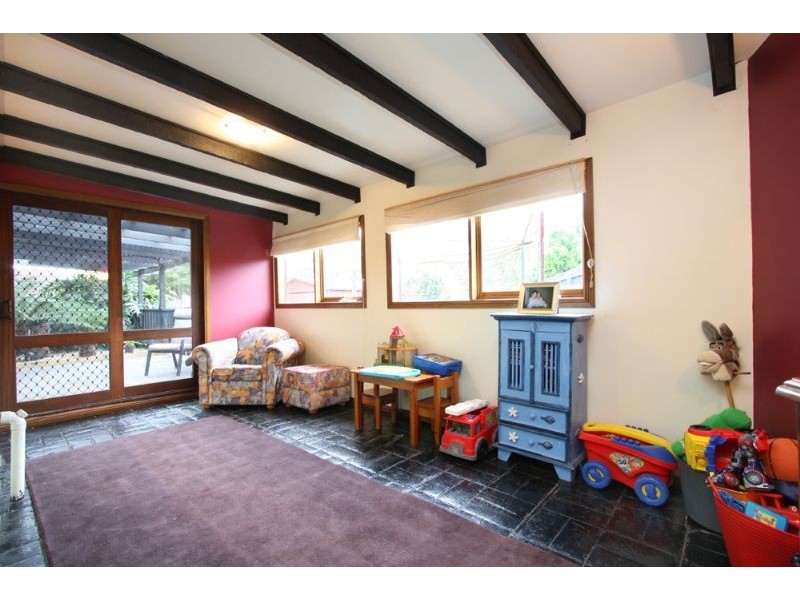 11 Durham Crt, Somerville VIC 3912