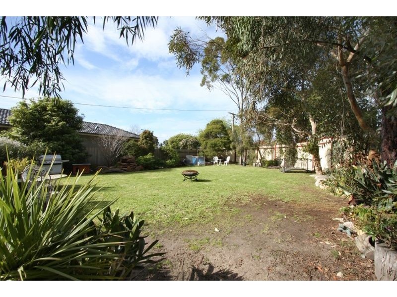 24 Forest Drive, Somerville VIC 3912