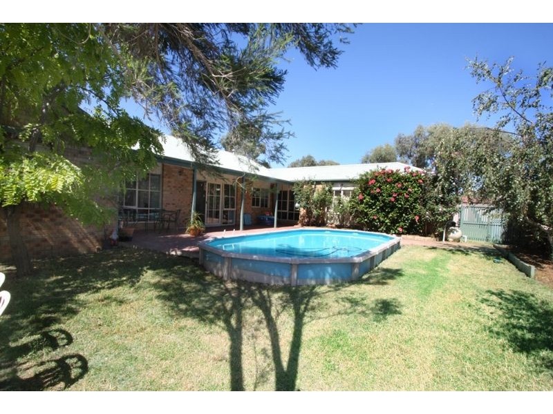 2 Snow Gum Place, Somerville VIC 3912