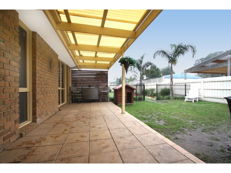 16 Orchard Court, Somerville VIC 3912