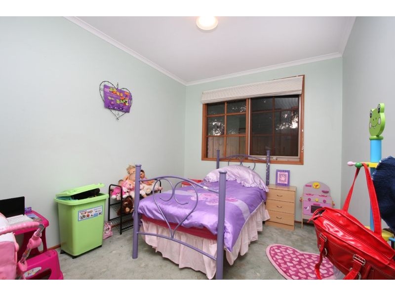 102 Clarendon Drive, Somerville VIC 3912