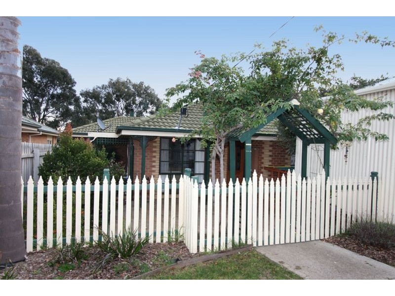 102 Clarendon Drive, Somerville VIC 3912