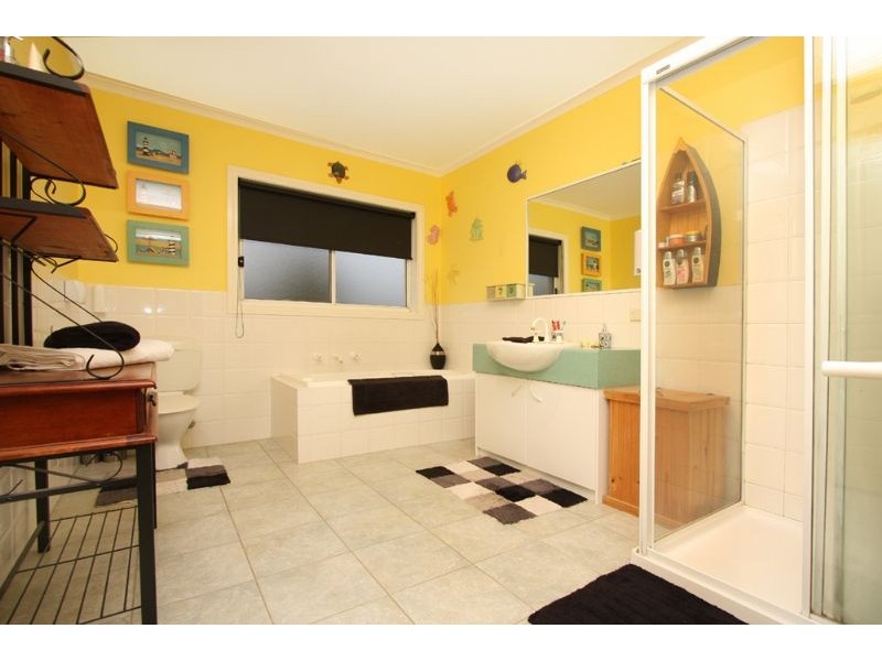 5 Eliza Place, Somerville VIC 3912