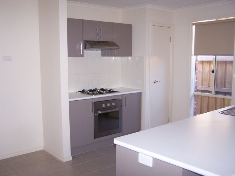 34 Bulga Wattle Cct, Lyndhurst VIC 3975