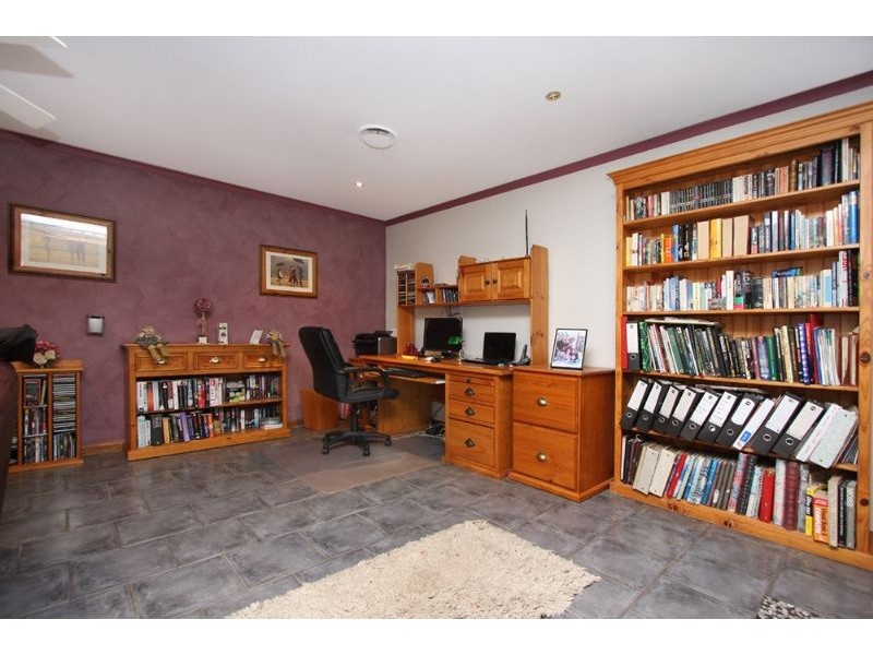 6 Snow Gum Place, Somerville VIC 3912