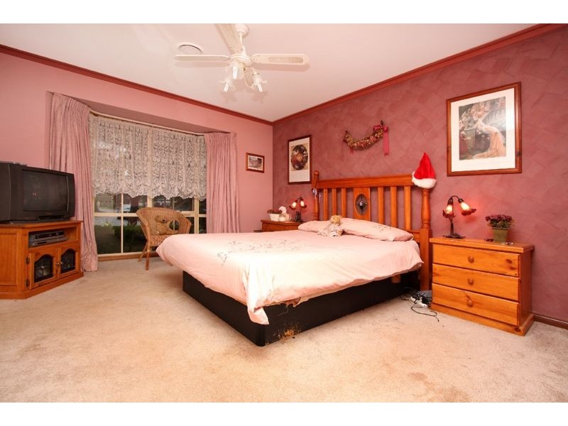 6 Snow Gum Place, Somerville VIC 3912