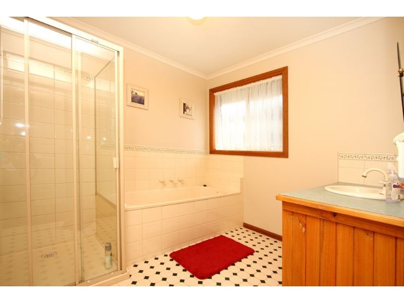 9 Swamp Gum Place, Somerville VIC 3912