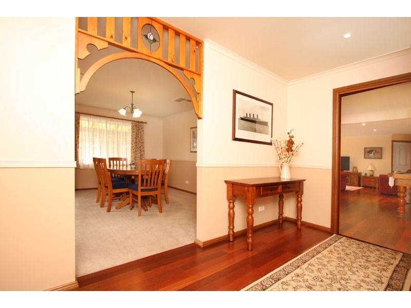 9 Swamp Gum Place, Somerville VIC 3912