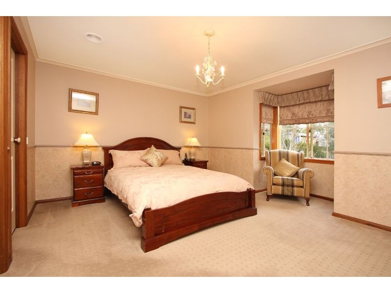9 Swamp Gum Place, Somerville VIC 3912
